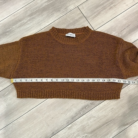 Miramar Sirena size medium crop top sweater - Picture 3 of 8